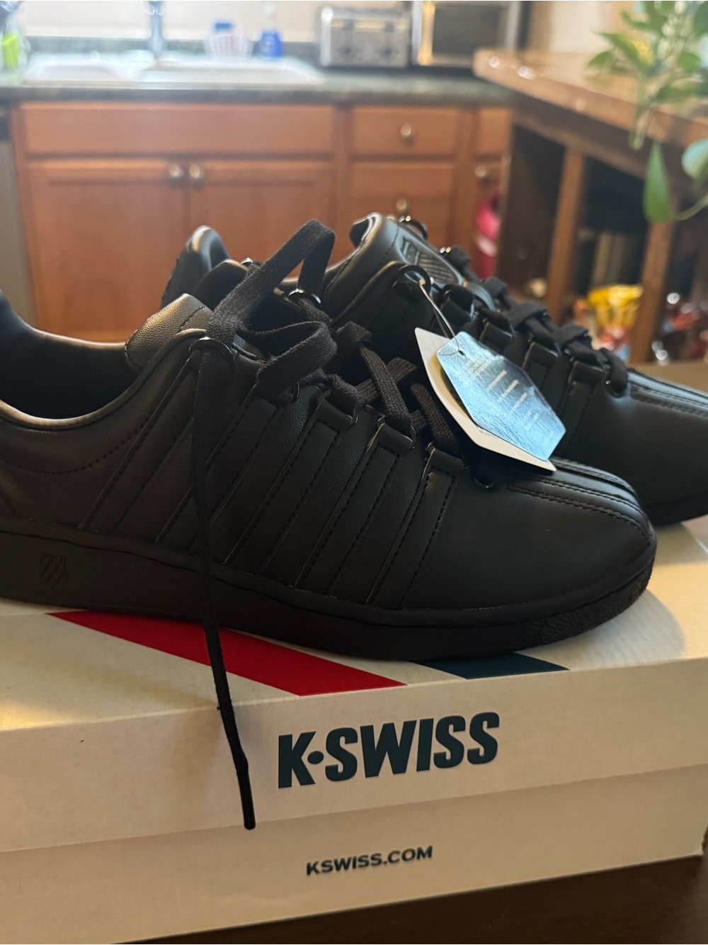 K-Swiss Black Women's Athletic Low-Top Sneakers - Picture 5 of 5